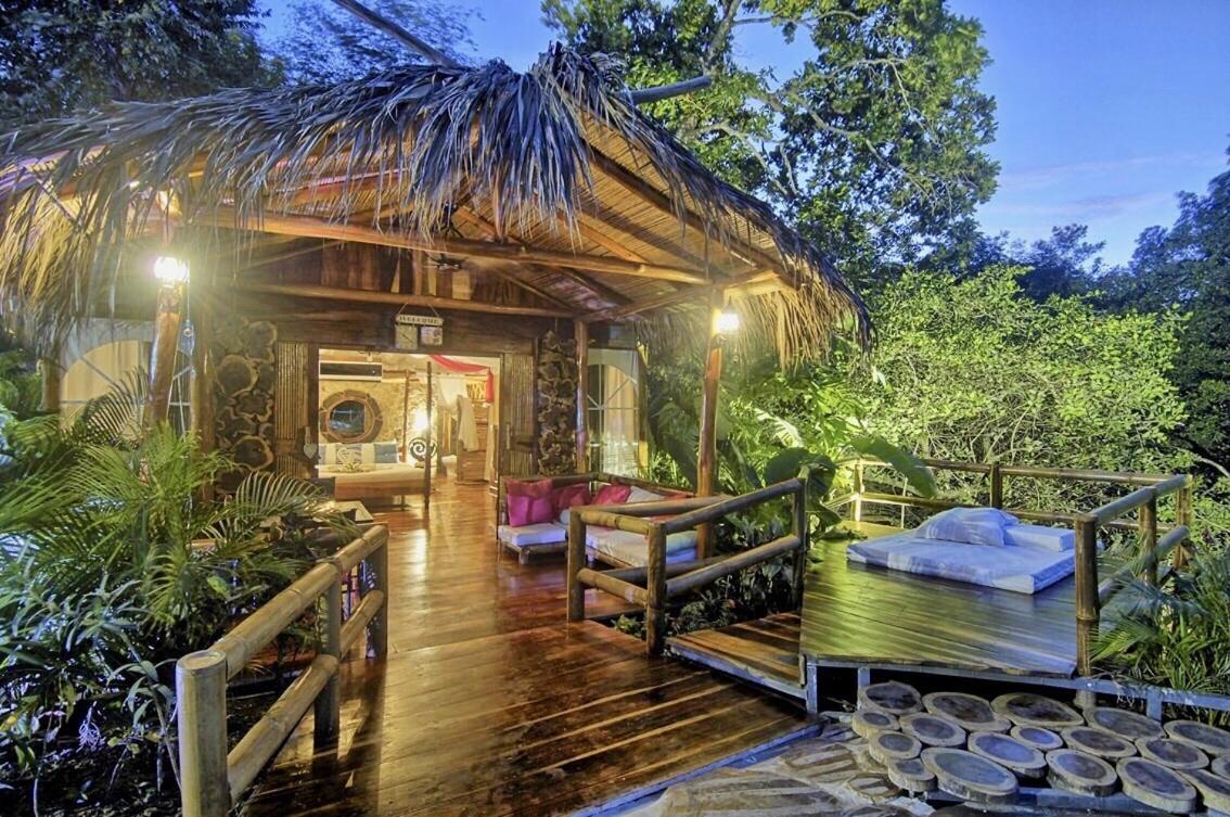 Ocho Artisan Bungalows (Adults Only) タマリンド エクステリア 写真