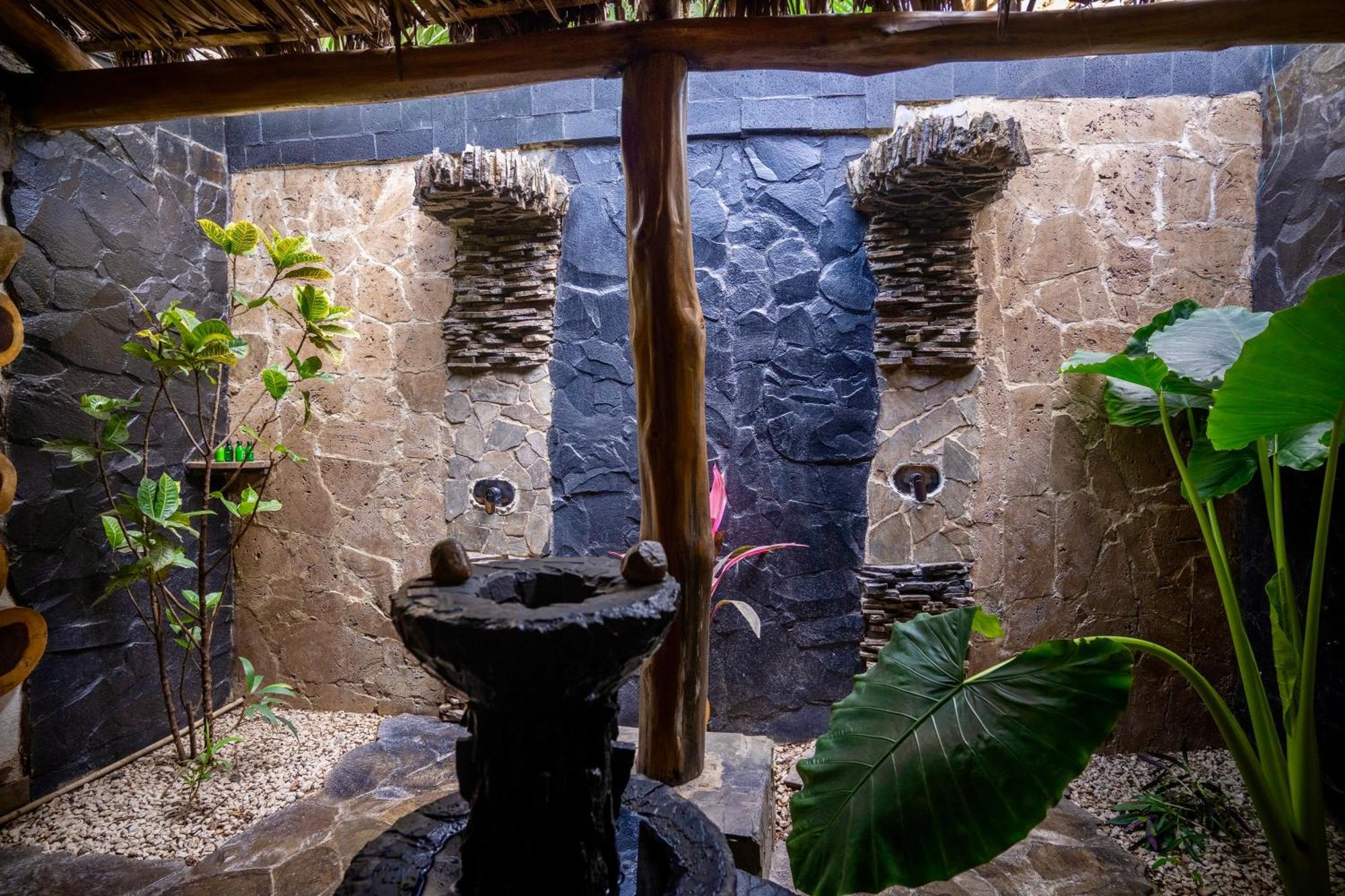 Ocho Artisan Bungalows (Adults Only) タマリンド エクステリア 写真