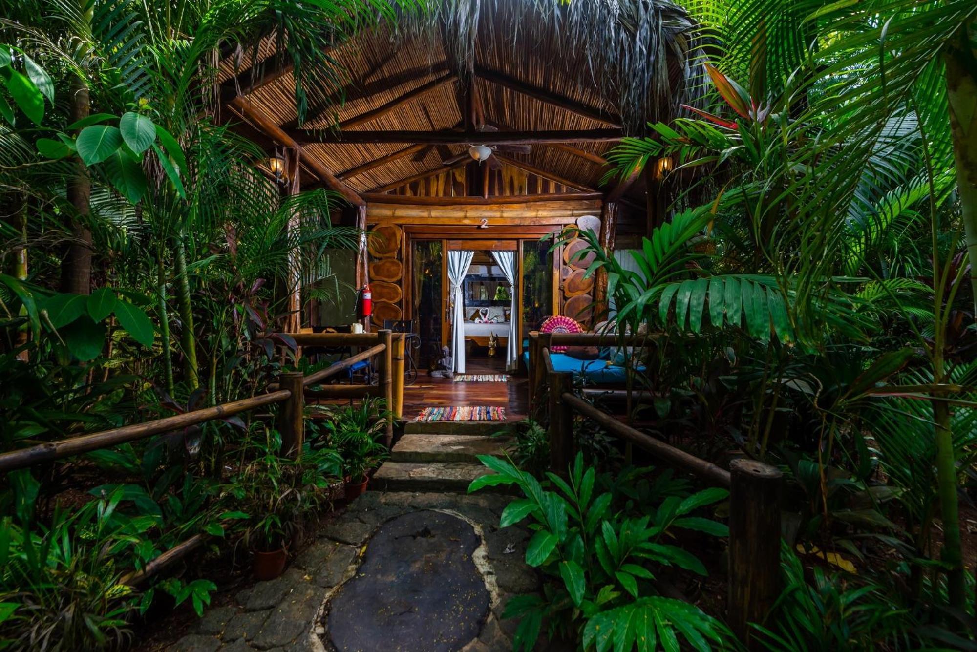 Ocho Artisan Bungalows (Adults Only) タマリンド エクステリア 写真